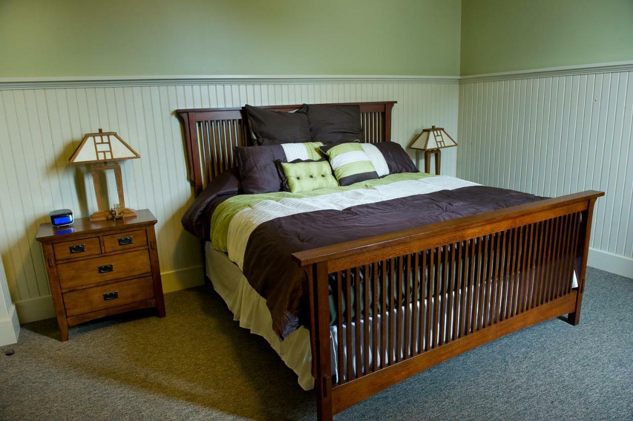 The Fern Lodge Chestertown Room photo